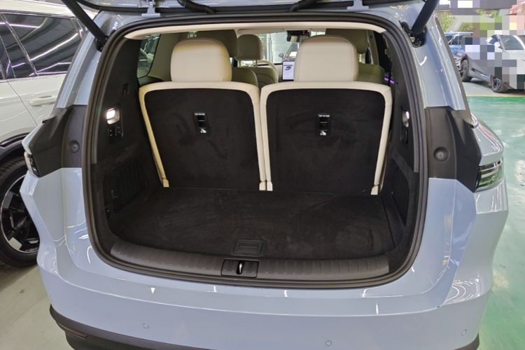 Used Li Auto i8 2025 Model Standard Version Trunk