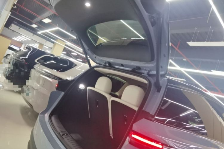 Used Li Auto i8 2025 Model Standard Version Trunk