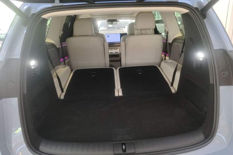 Used Li Auto i8 2025 Model Standard Version Trunk