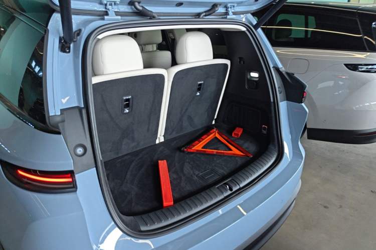 Used Li Auto i8 2025 Model Standard Version Trunk