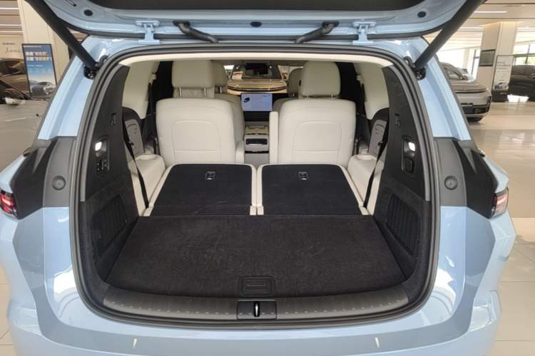 Used Li Auto i8 2025 Model Standard Version Trunk