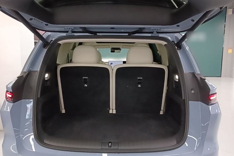 Used Li Auto i8 2025 Model Standard Version Trunk