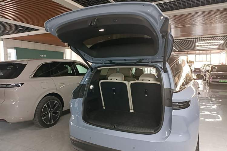 Used Li Auto i8 2025 Model Standard Version Trunk