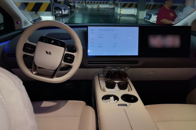 Used Li Auto i8 2025 Model Standard Version Center Console