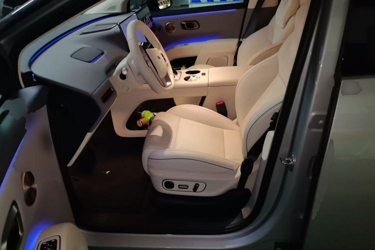 Used Li Auto i8 2025 Model Standard Version Driver Seat