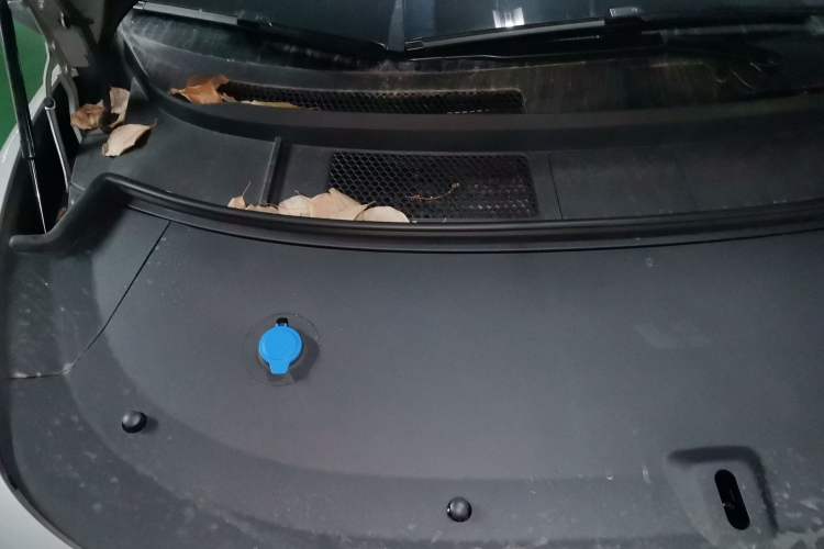 Used Li Auto i8 2025 Model Standard Version Engine Bay Right