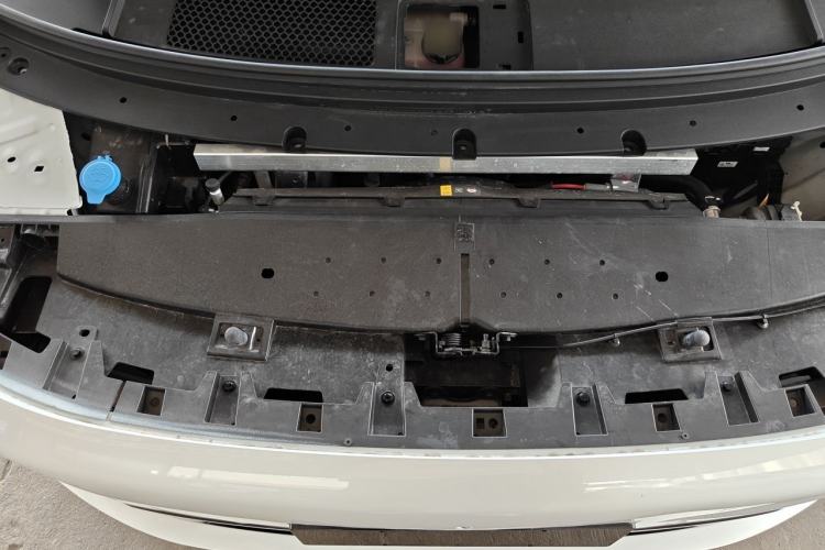 Used Li Auto i8 2025 Model Standard Version Engine Bay