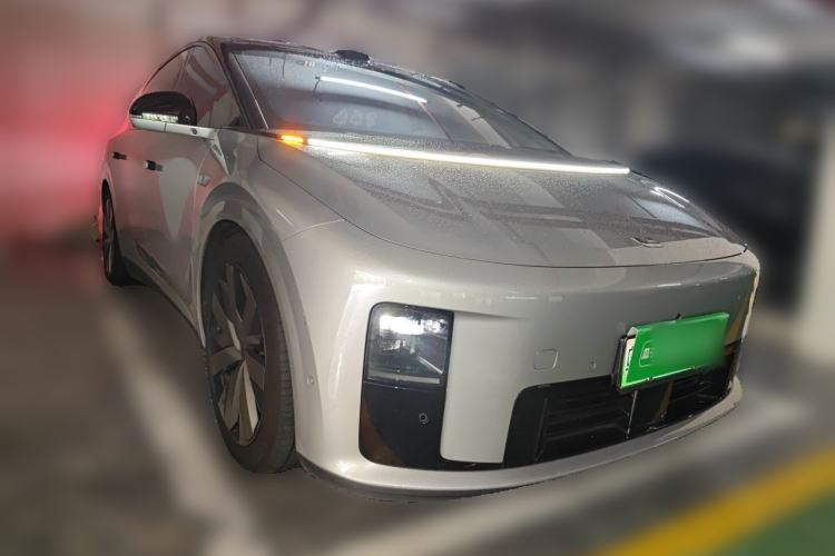 Used Li Auto i8 2025 Model Standard Version Front Right 45 Deg