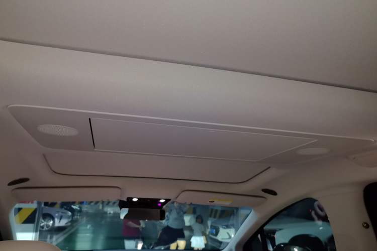 Used Li Auto i8 2025 Model Standard Version Headliner