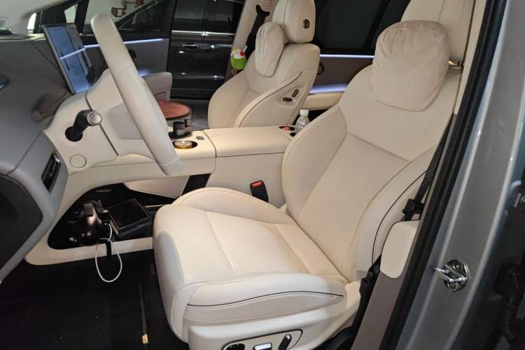 Used Li Auto i8 2025 Model Standard Version Left Front Seat
