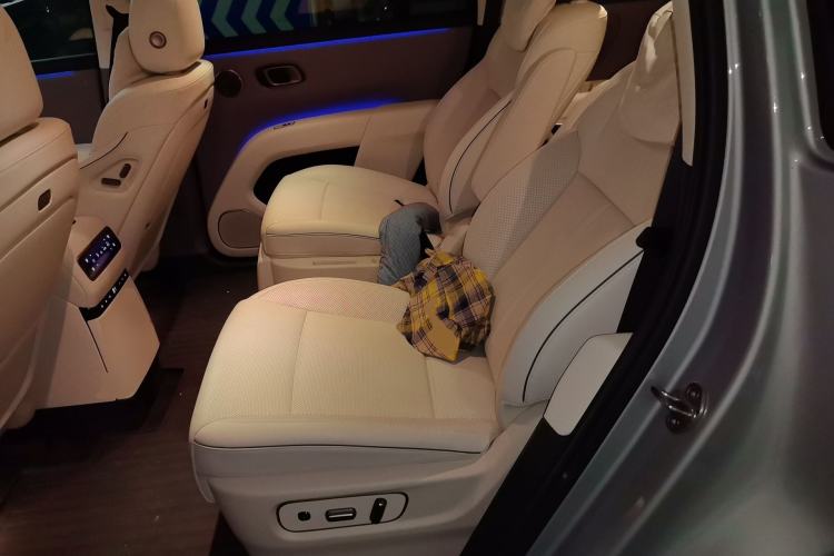 Used Li Auto i8 2025 Model Standard Version Left Rear Seat