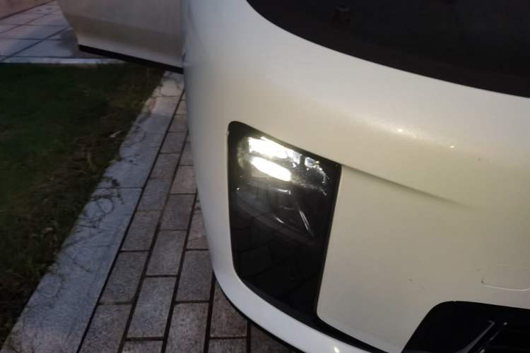 Used Li Auto i8 2025 Model Standard Version Right Front Headlight