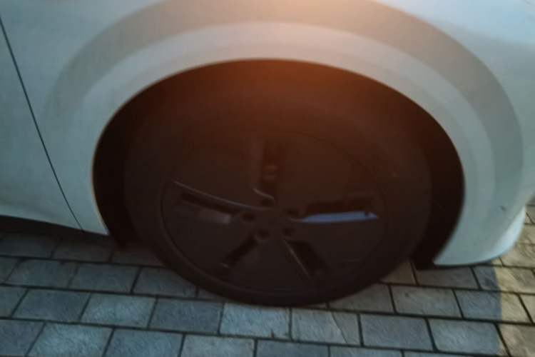 Used Li Auto i8 2025 Model Standard Version Right Front Wheel Hub