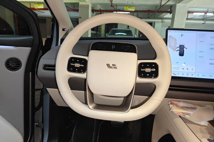 Used Li Auto i8 2025 Model Standard Version Steering Wheel