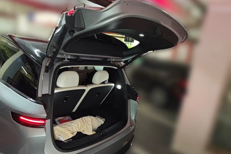 Used Li Auto i8 2025 Model Standard Version Trunk