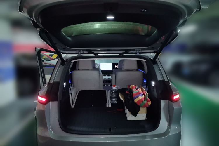 Used Li Auto i8 2025 Model Standard Version Trunk