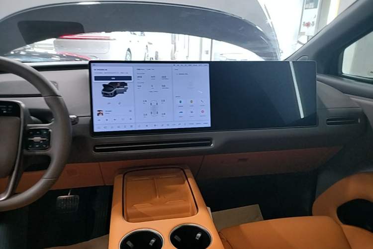 Used Li Auto i8 2025 Model Standard Version Audio And AC Panel