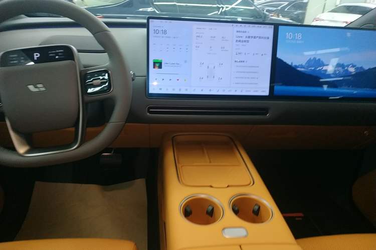 Used Li Auto i8 2025 Model Standard Version Audio And AC Panel