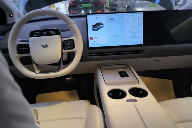 Used Li Auto i8 2025 Model Standard Version Center Console
