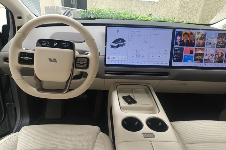 Used Li Auto i8 2025 Model Standard Version Center Console