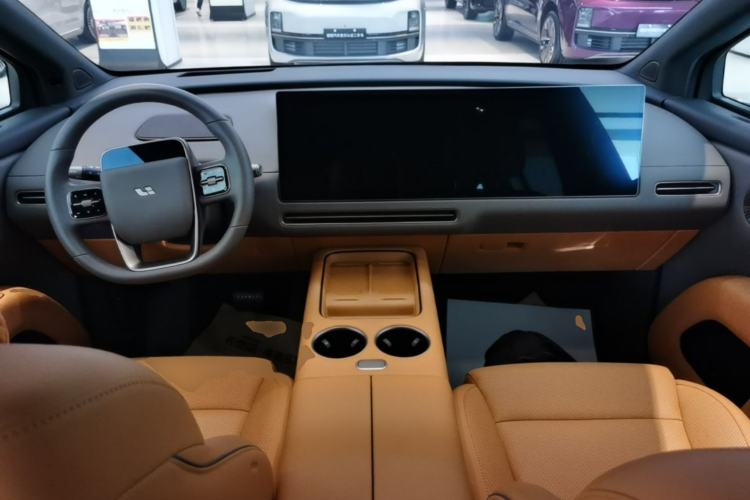 Used Li Auto i8 2025 Model Standard Version Center Console