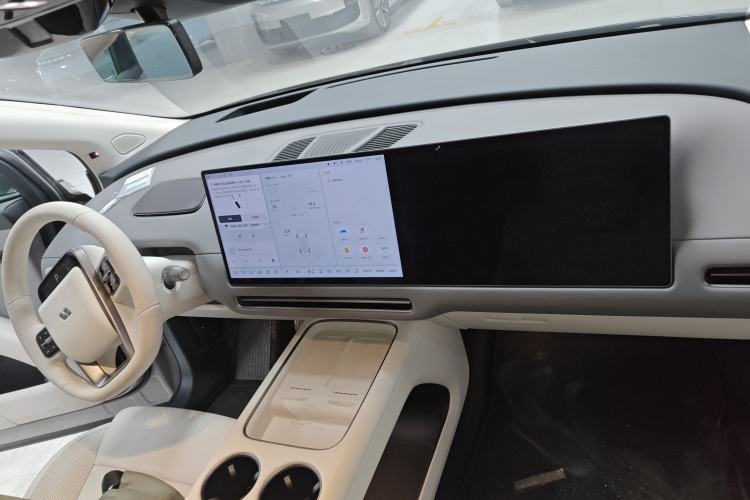 Used Li Auto i8 2025 Model Standard Version Center Console