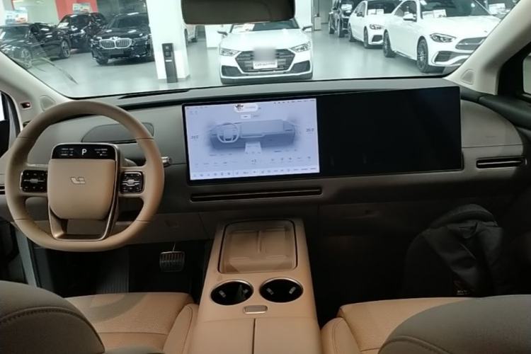Used Li Auto i8 2025 Model Standard Version Center Console