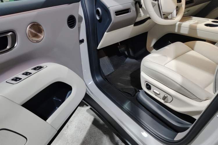 Used Li Auto i8 2025 Model Standard Version Driver Seat