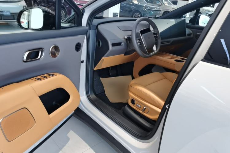 Used Li Auto i8 2025 Model Standard Version Driver Seat