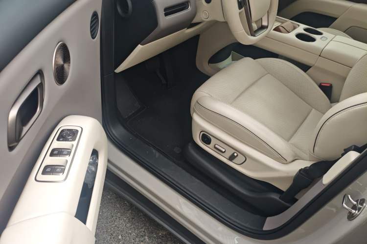 Used Li Auto i8 2025 Model Standard Version Driver Seat