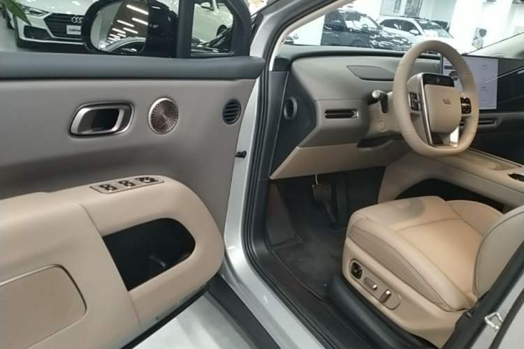 Used Li Auto i8 2025 Model Standard Version Driver Seat