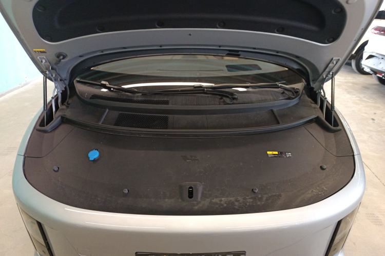 Used Li Auto i8 2025 Model Standard Version Engine Bay