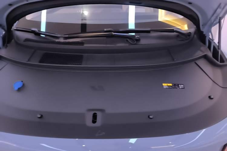 Used Li Auto i8 2025 Model Standard Version Engine Bay