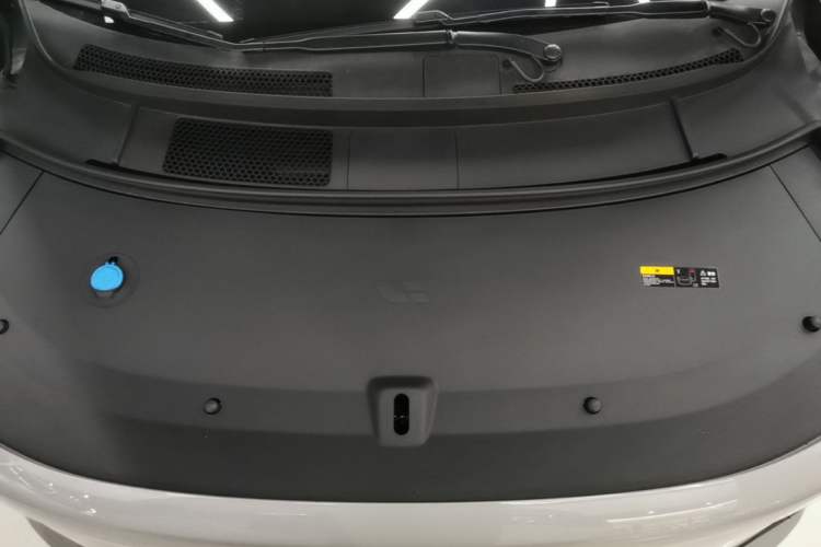 Used Li Auto i8 2025 Model Standard Version Engine Bay