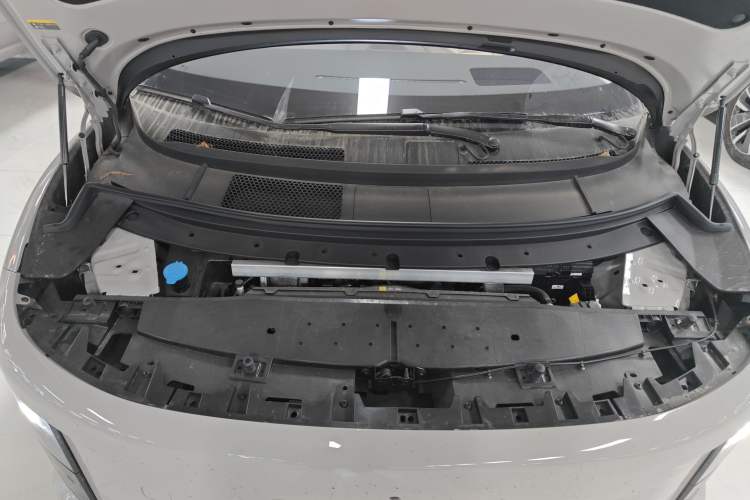 Used Li Auto i8 2025 Model Standard Version Engine Bay