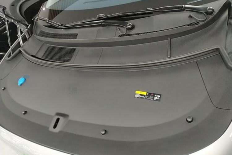 Used Li Auto i8 2025 Model Standard Version Engine Bay