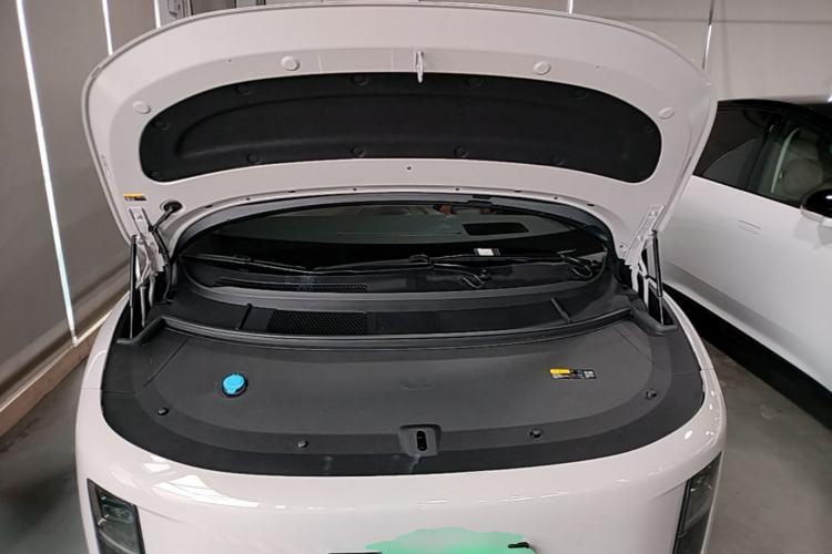 Used Li Auto i8 2025 Model Standard Version Engine Bay