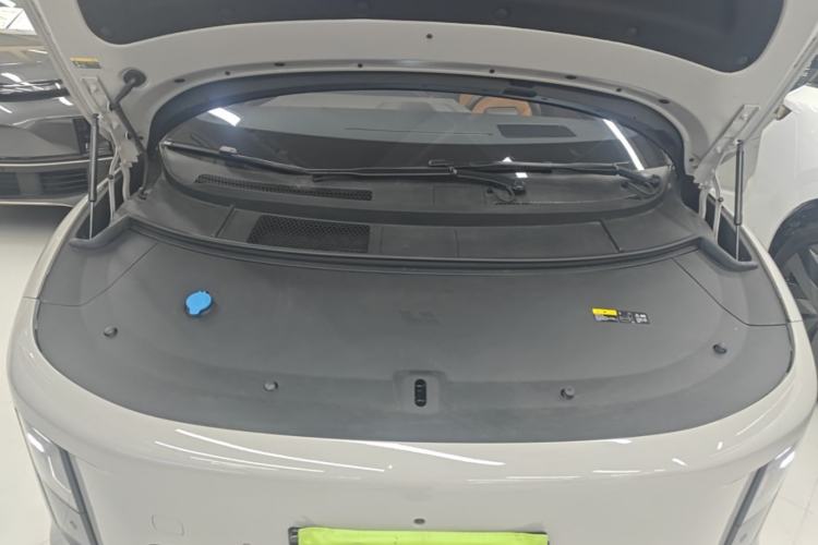 Used Li Auto i8 2025 Model Standard Version Engine Bay