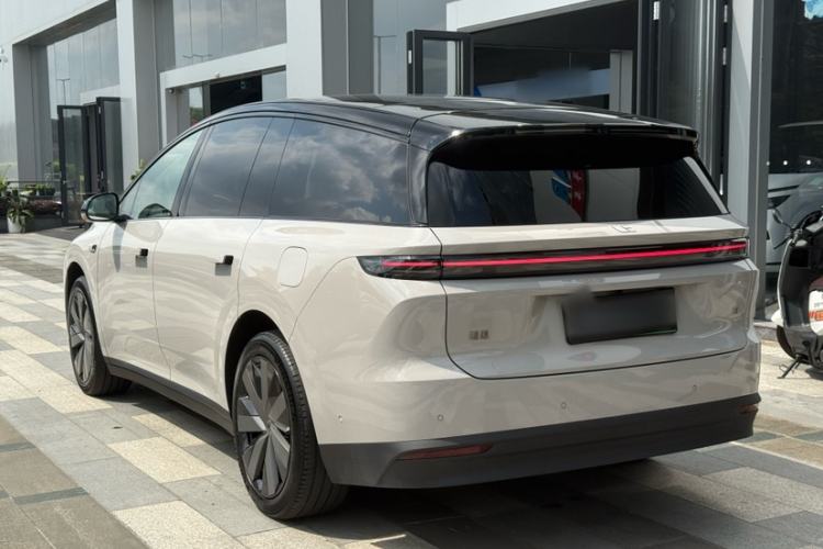 Used Li Auto i8 2025 Model Standard Version Exterior 1