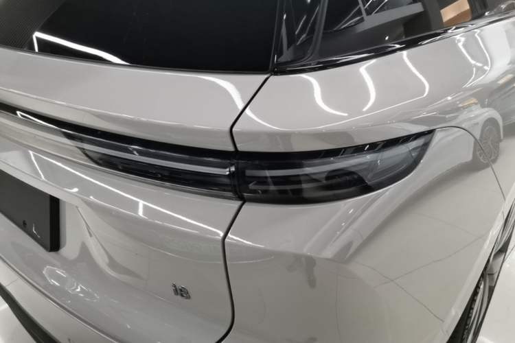 Used Li Auto i8 2025 Model Standard Version Exterior 1