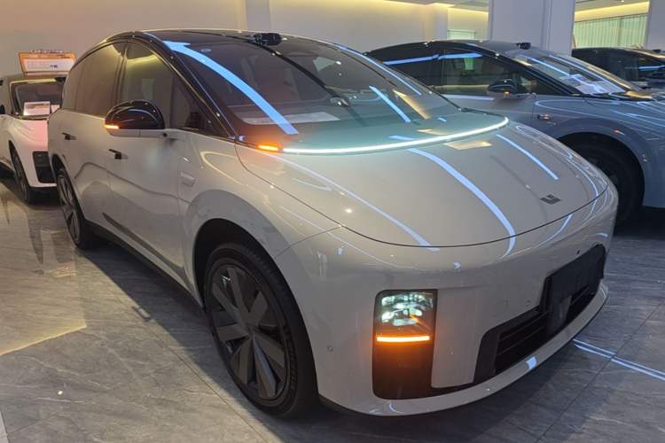 Used Li Auto i8 2025 Model Standard Version Exterior 1