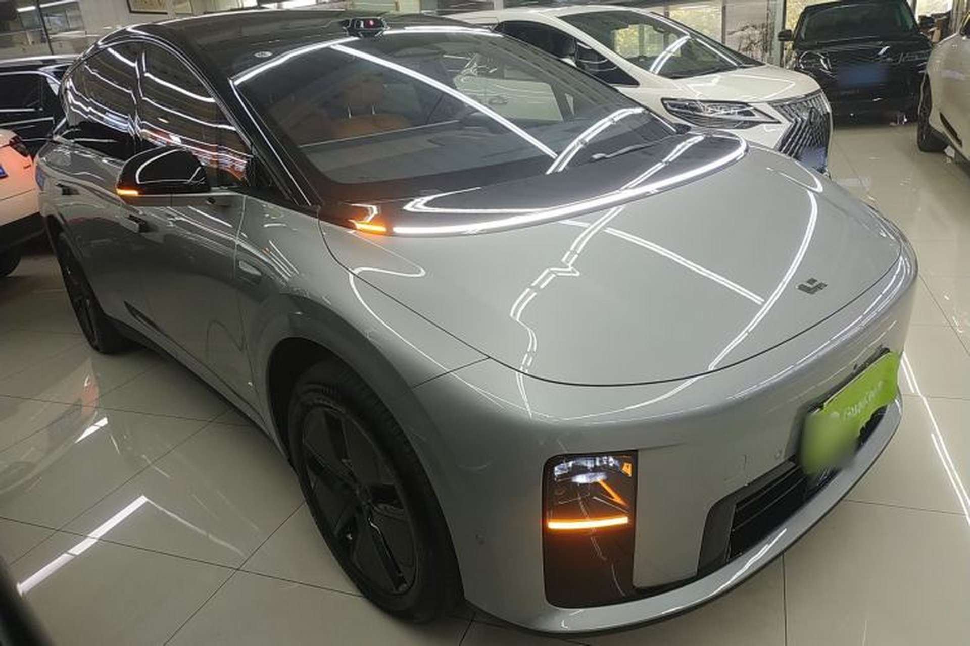 Used Li Auto i8 2025 Model Standard Version Exterior 1