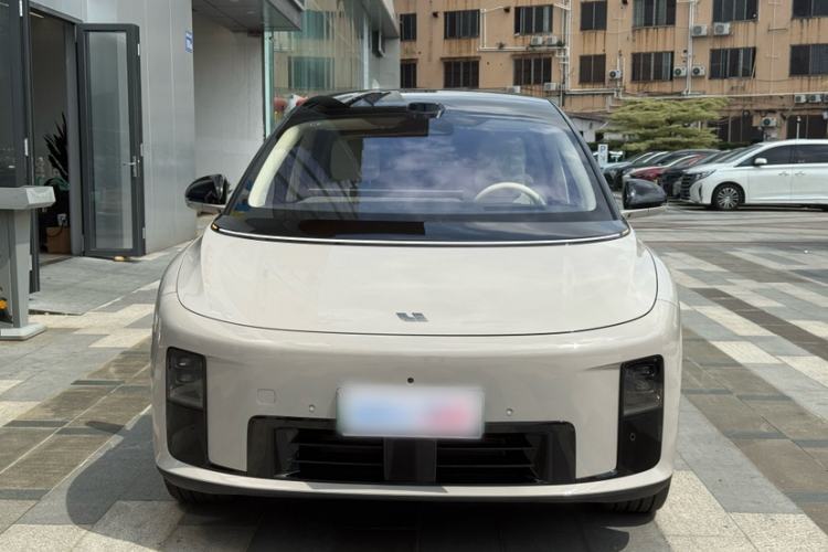 Used Li Auto i8 2025 Model Standard Version Exterior 2