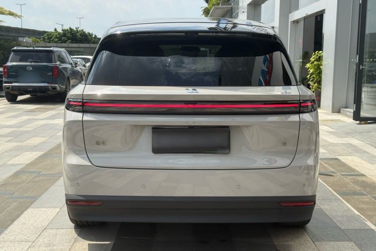 Used Li Auto i8 2025 Model Standard Version Exterior 3