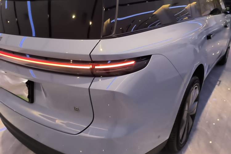 Used Li Auto i8 2025 Model Standard Version Exterior 3