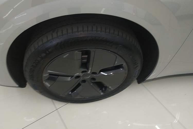 Used Li Auto i8 2025 Model Standard Version Exterior 3