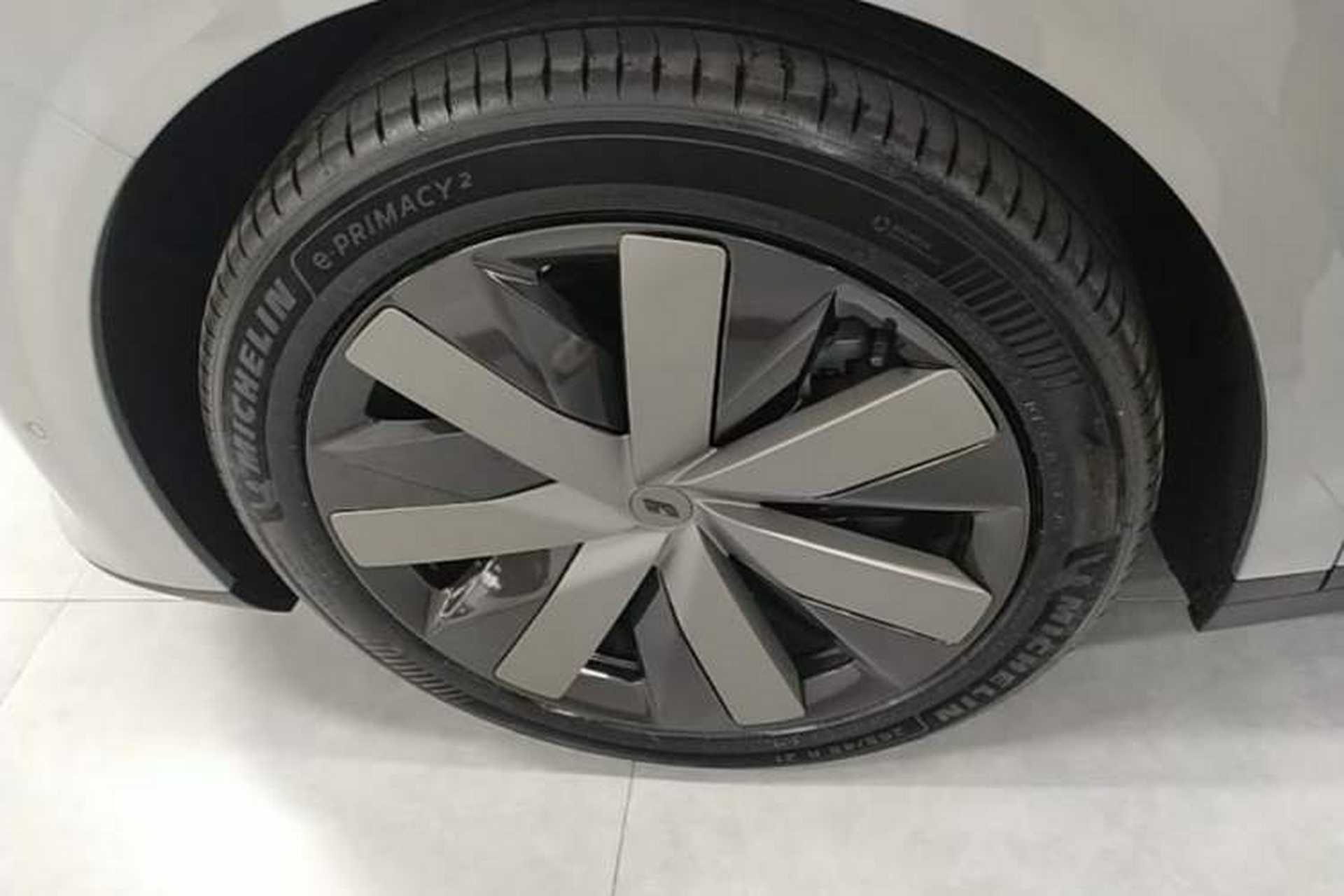 Used Li Auto i8 2025 Model Standard Version Exterior 4