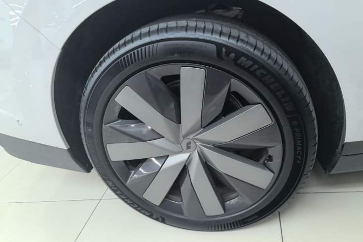 Used Li Auto i8 2025 Model Standard Version Exterior 5