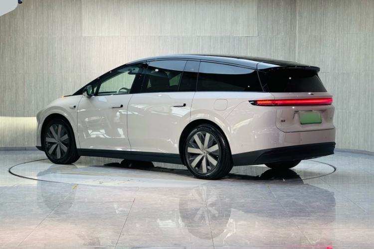 Used Li Auto i8 2025 Model Standard Version Exterior 5