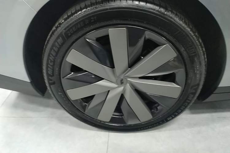 Used Li Auto i8 2025 Model Standard Version Exterior 5